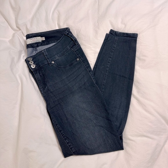 Torrid Skinny Jeans size 12 - Picture 1 of 5